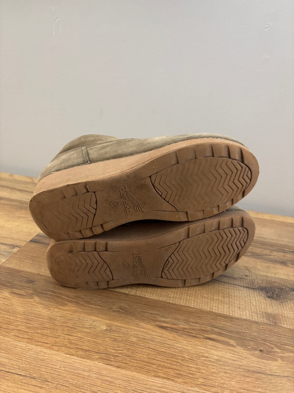Dansko Charlene Wedge Heel Ankle Bootie Green Milled Nubuck - Picture 8 of 10